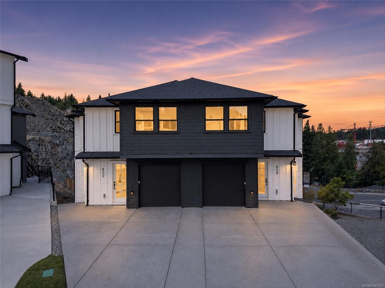 Property Photo: 828 Blackbird Pl BC V9B 6H4