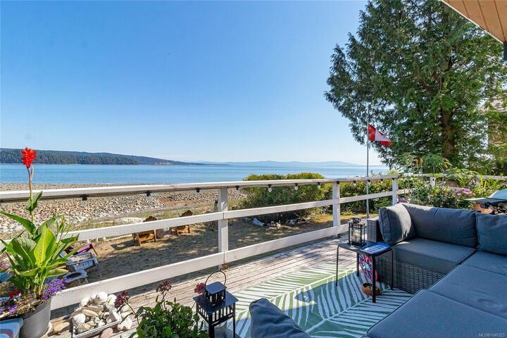 Property Photo: 4995 Shoreline Dr BC V0R 1G0