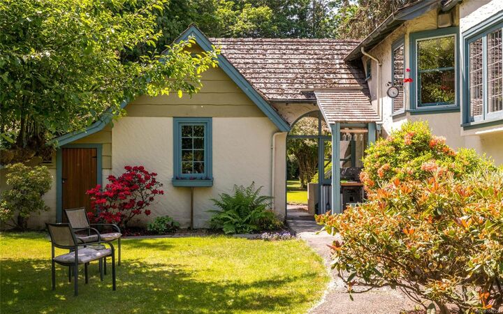 Property Photo: 2889 Philip St BC V9L 2A6