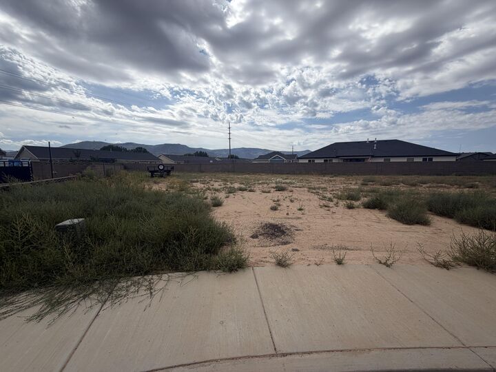 Property Photo: 4309 W 300 N Cir UT 84720