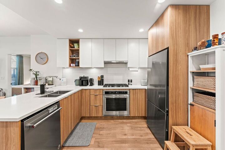 Property Photo: 750 Dogwood Street 101 BC V3J 4B7