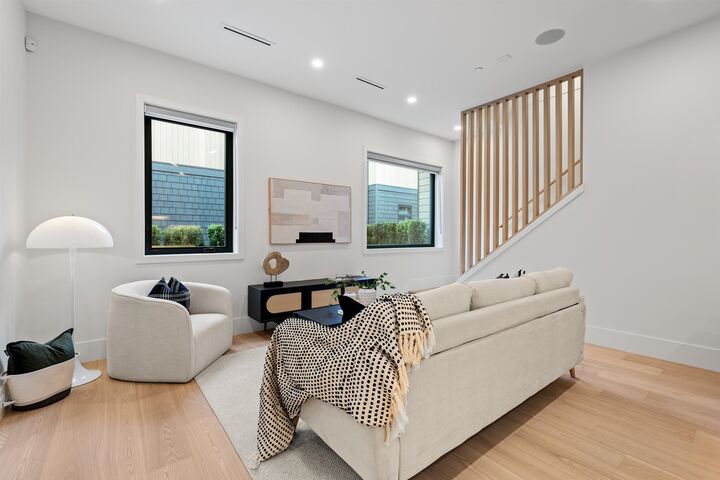 Property Photo: 5034 Granville Street 2 BC V6M 3B4