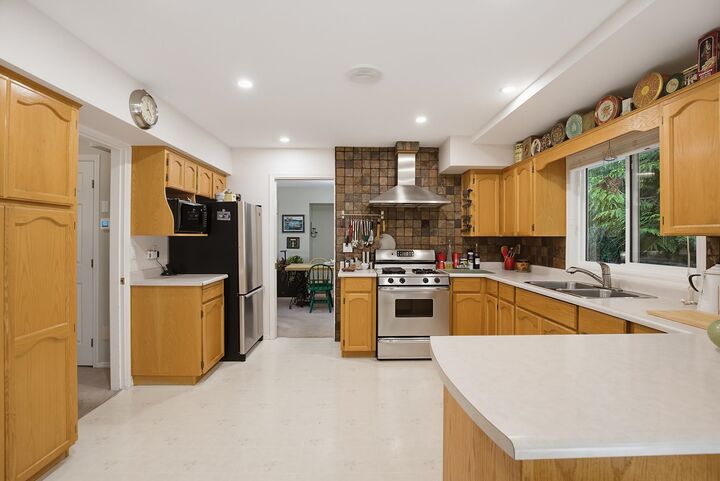 Property Photo: 32751 Charnley Drive BC V2V 2N4
