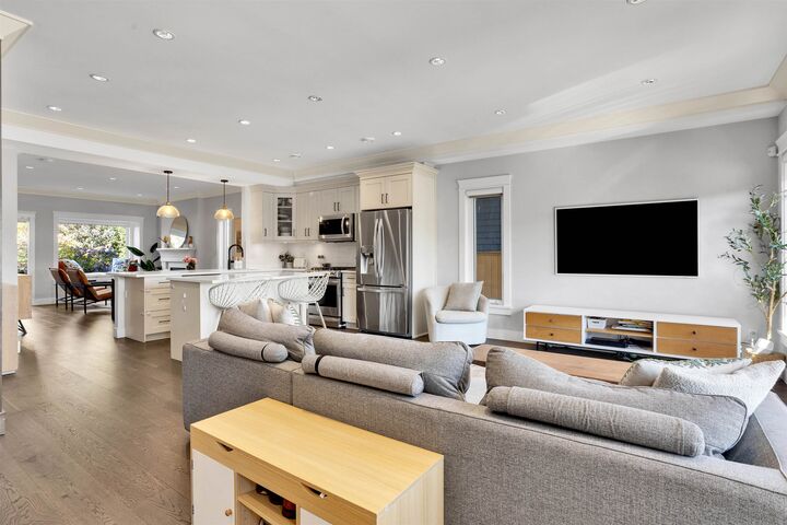 Property Photo: 545 E 4th Street BC V7L 1J7