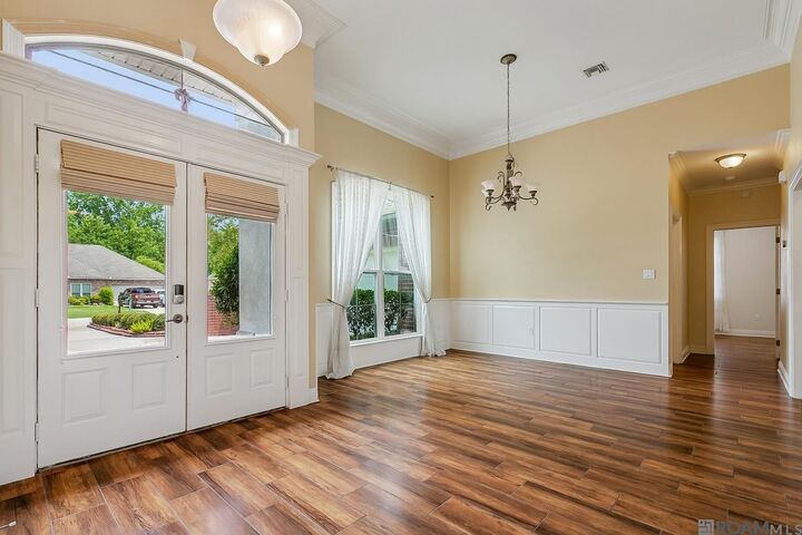 Property Photo: 311 Riverwood Dr LA 70087