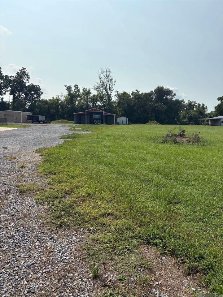 Property Photo: 38043 Osten Beard Rd LA 70725