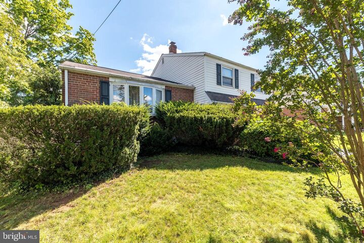 Property Photo:  716 Springdell Road  PA 19406 