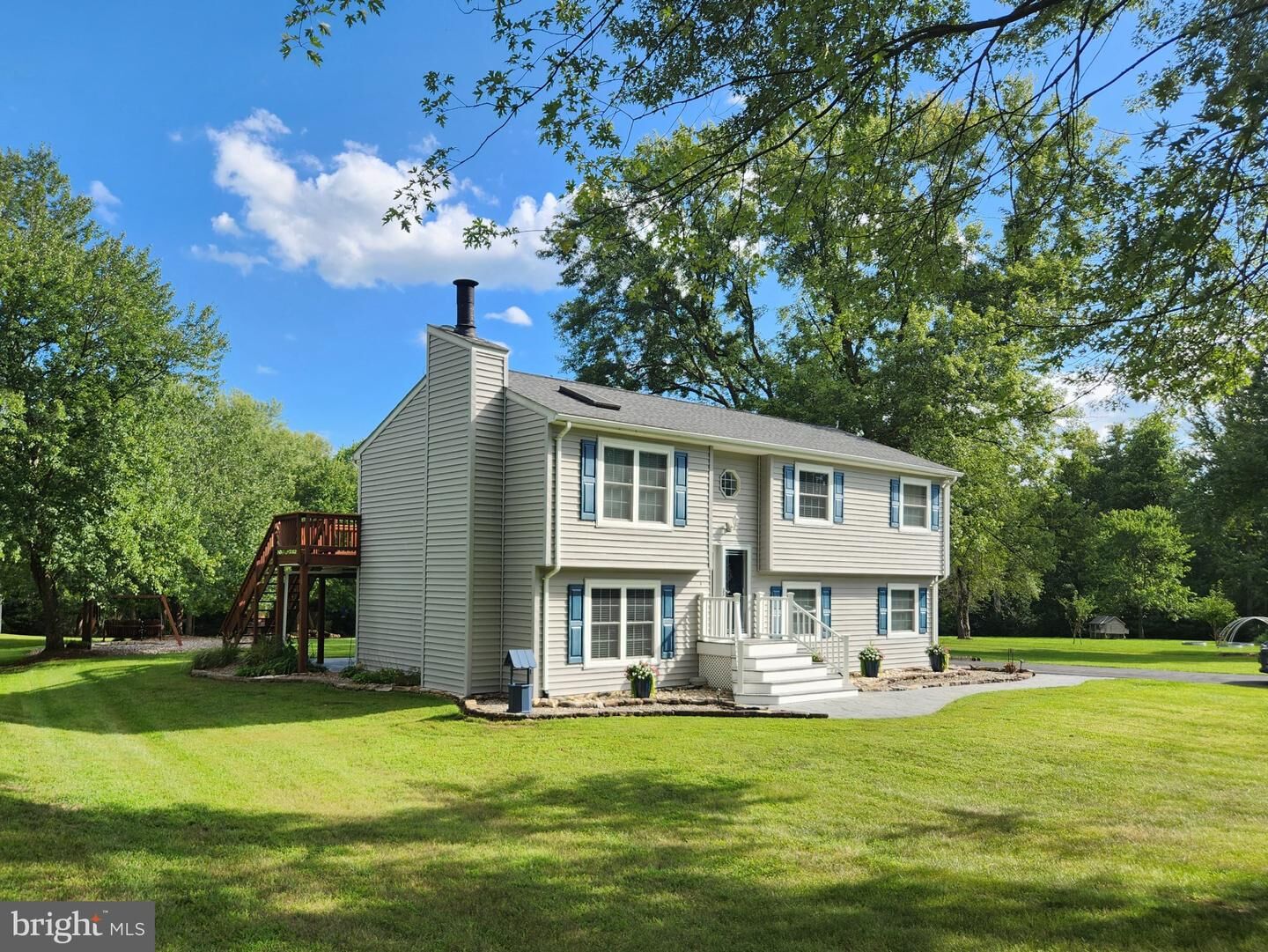 Property Photo:  4327 S Starcrest Drive  VA 20187 