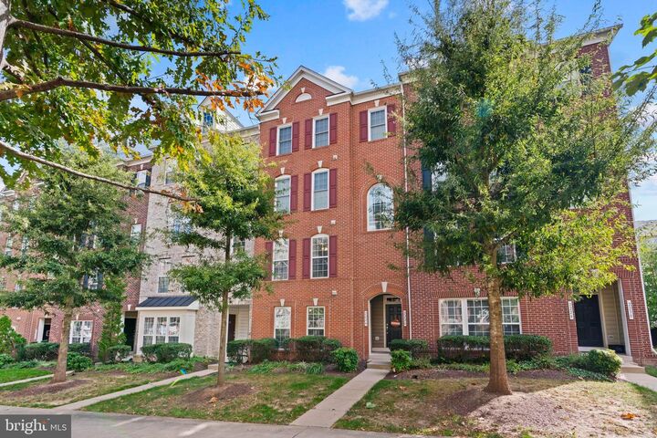 Property Photo: 2224 Margraf Circle VA 22191