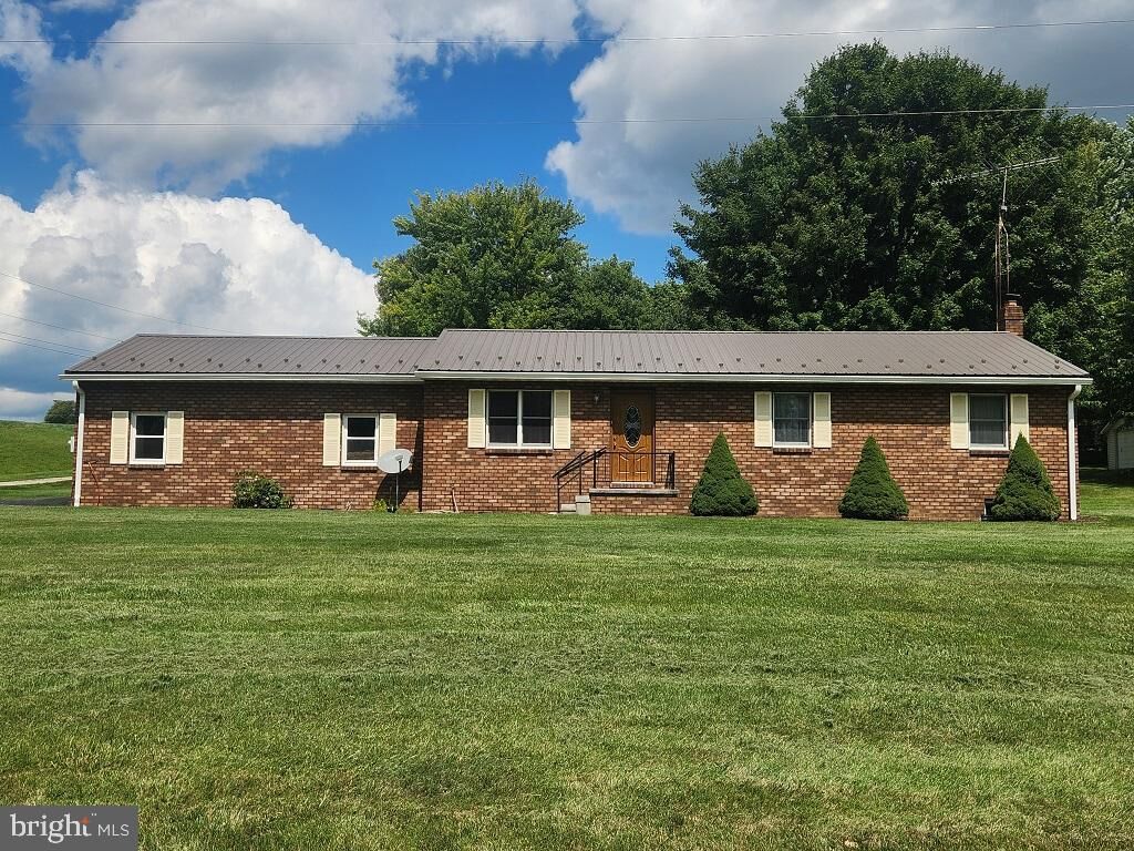 Property Photo: 72 High Rock Road W PA 17331
