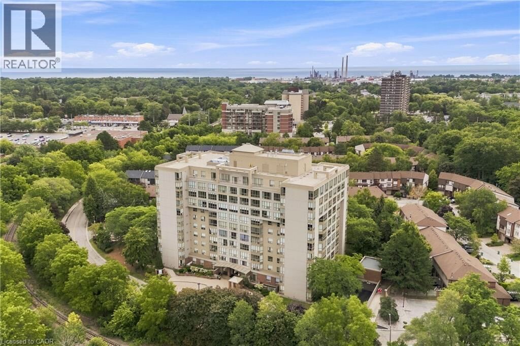 Property Photo:  1110 Walden Circle 312  ON L5J 4R3 