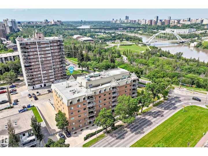 Property Photo:  #606 8728 Gateway Bv NW  AB T6E 6K3 