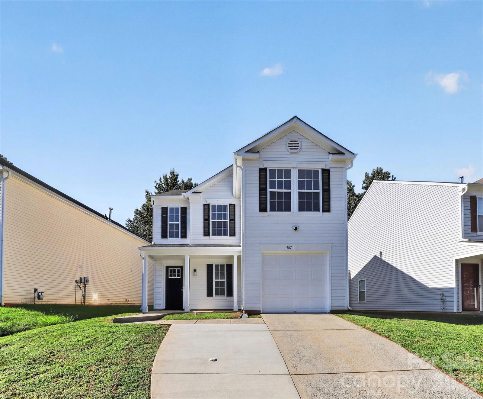 Property Photo: 407 Presidents Court 174 NC 28217