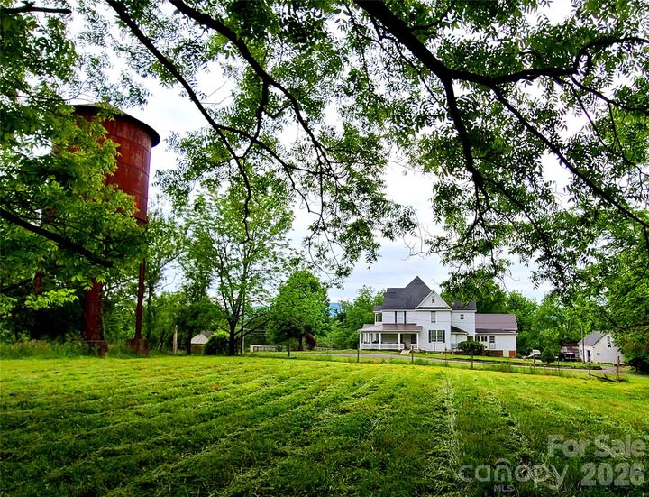 Property Photo: 2386 Liledoun Road NC 28681