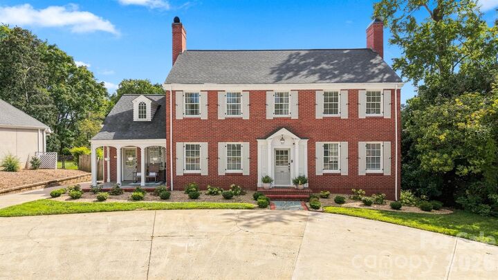 Property Photo: 525 2nd Avenue NW NC 28601