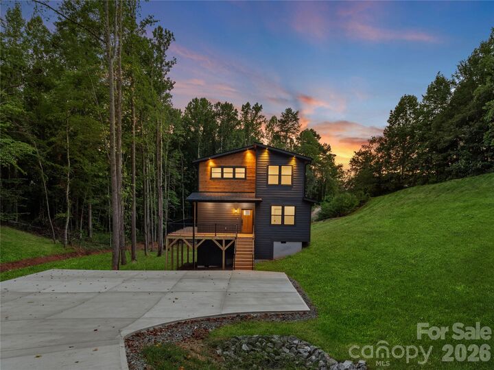 Property Photo:  129 Quiet Woods Drive  NC 28748 