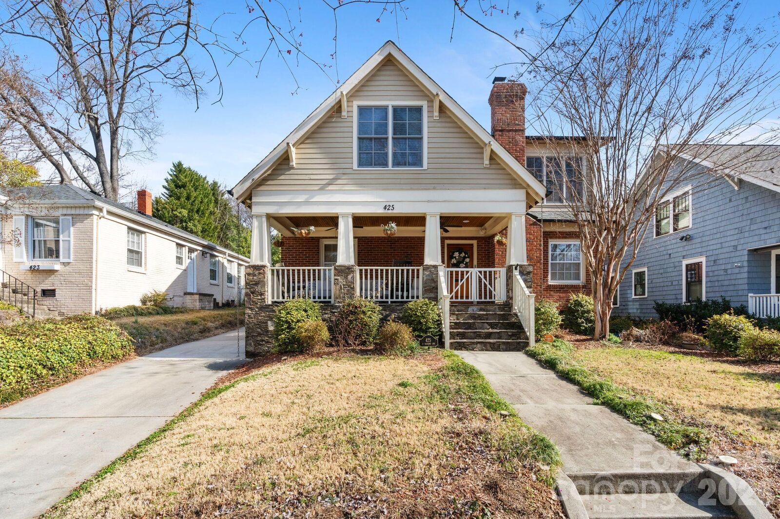Property Photo:  425 Tremont Avenue E  NC 28203 