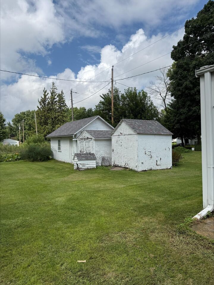 Property Photo:  702 Third Street  IA 50040 