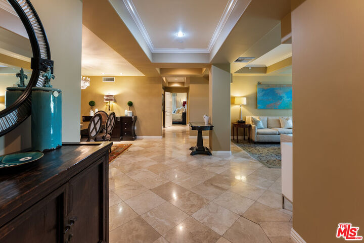 Property Photo:  10795 Wilshire Blvd, Unit 304  CA 90024 