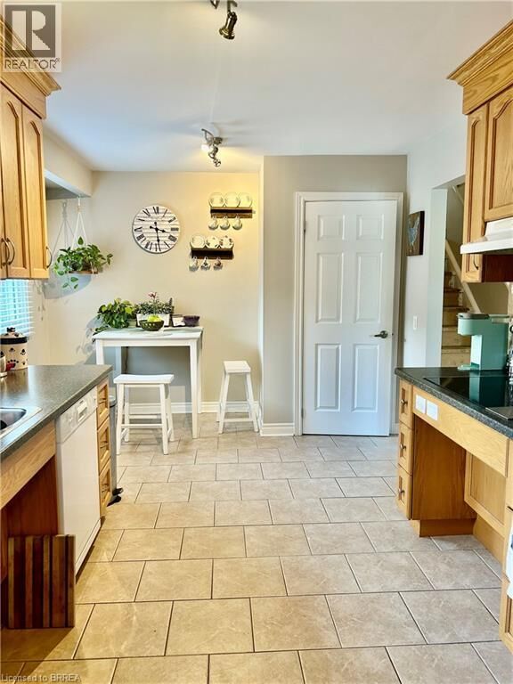 Photo de la propriété: 130 Brantwood Park Road Upper ON N3P 1G3