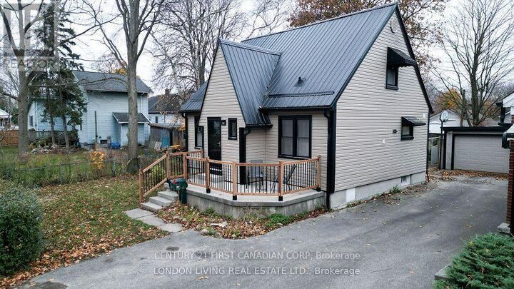 Property Photo:  757 Fleet Street  ON N5Y 1R7 