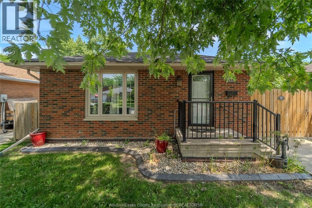 Property Photo: 2522 Armstrong Avenue ON N8T 2E8