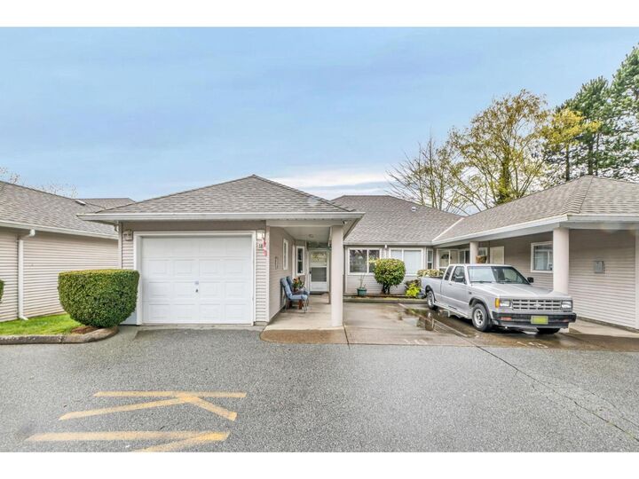 Property Photo:  7127 124 Street Avenue 18  BC V3W 3W9 
