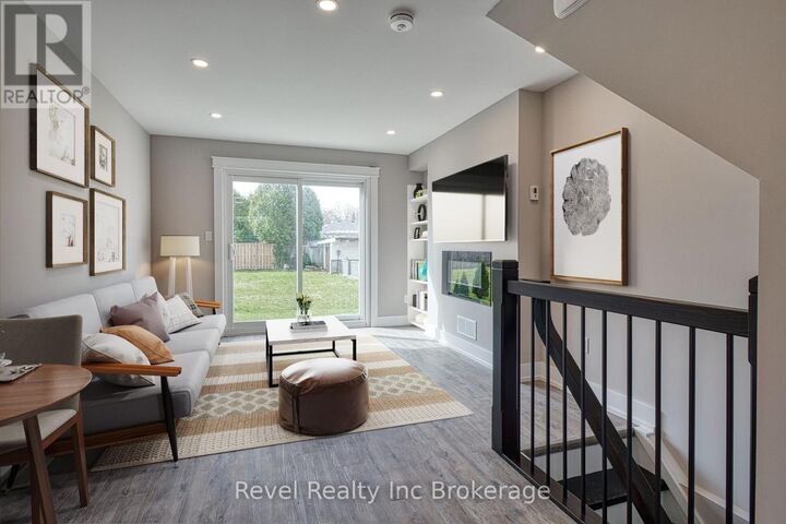 Property Photo:  226 Clarke Street North 9  ON N4S 7M7 