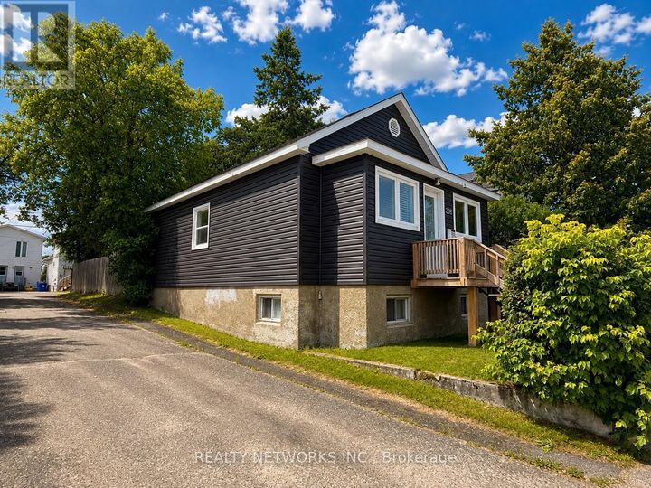 Property Photo:  208 Toke Street  ON P4N 6V1 
