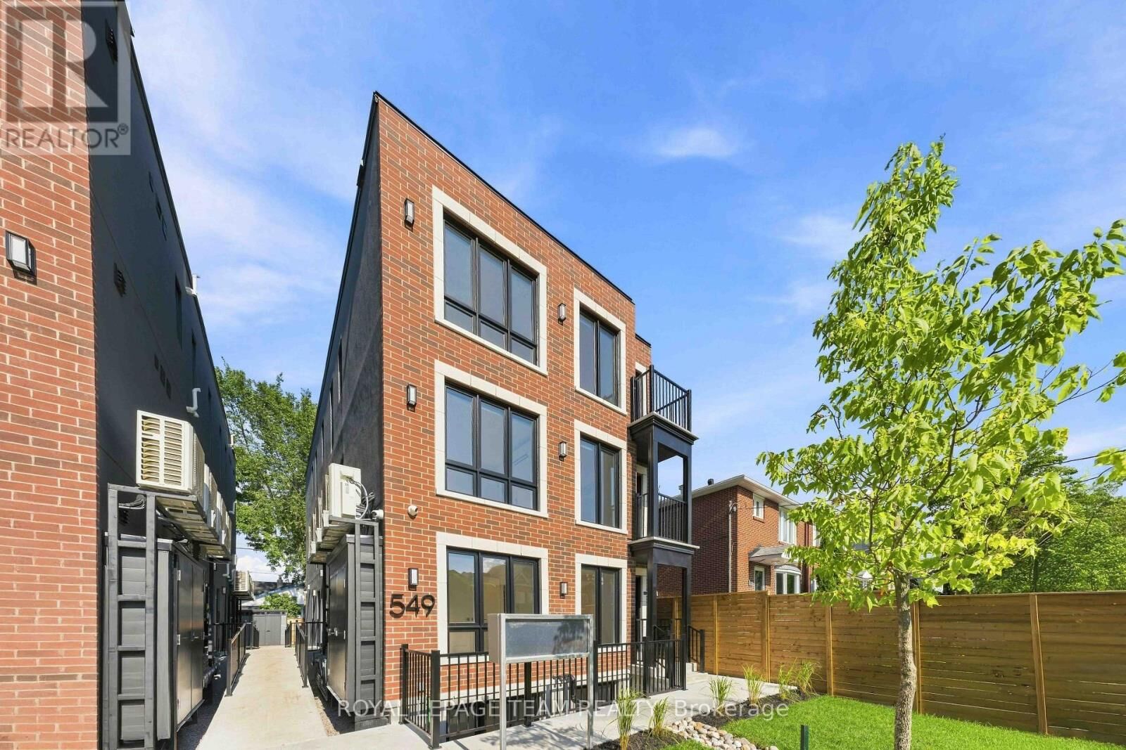 Property Photo: 549 Melbourne Avenue 7 ON K2A 1W7