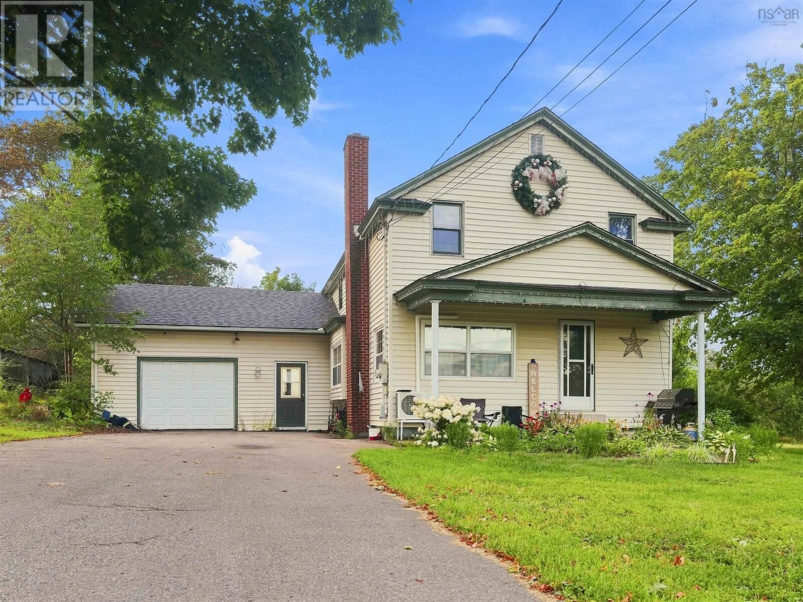 Property Photo: 61 Jenks Avenue NS B0M 1S0