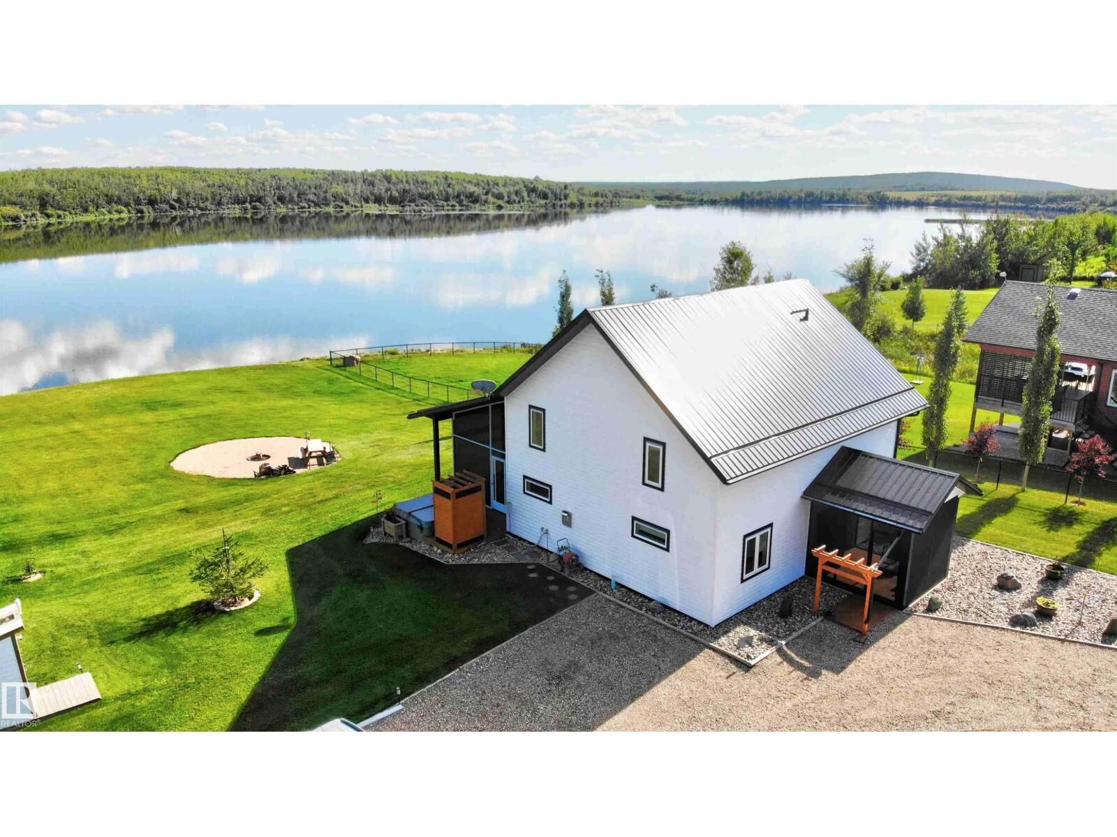 Property Photo:  735 56512 RR 111  AB T0A 2G0 