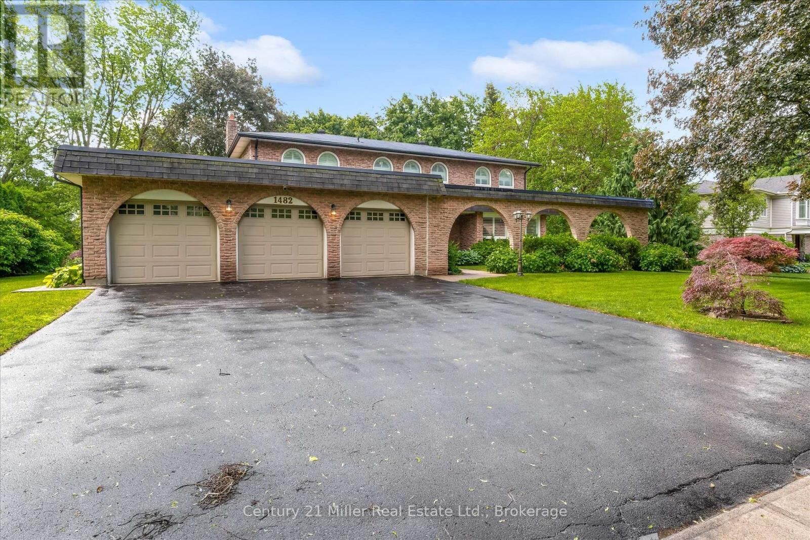 Property Photo: 1482 Caulder Drive ON L6J 5S9