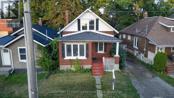 Property Photo: 384 Wharncliffe Road South ON N6J 2M1
