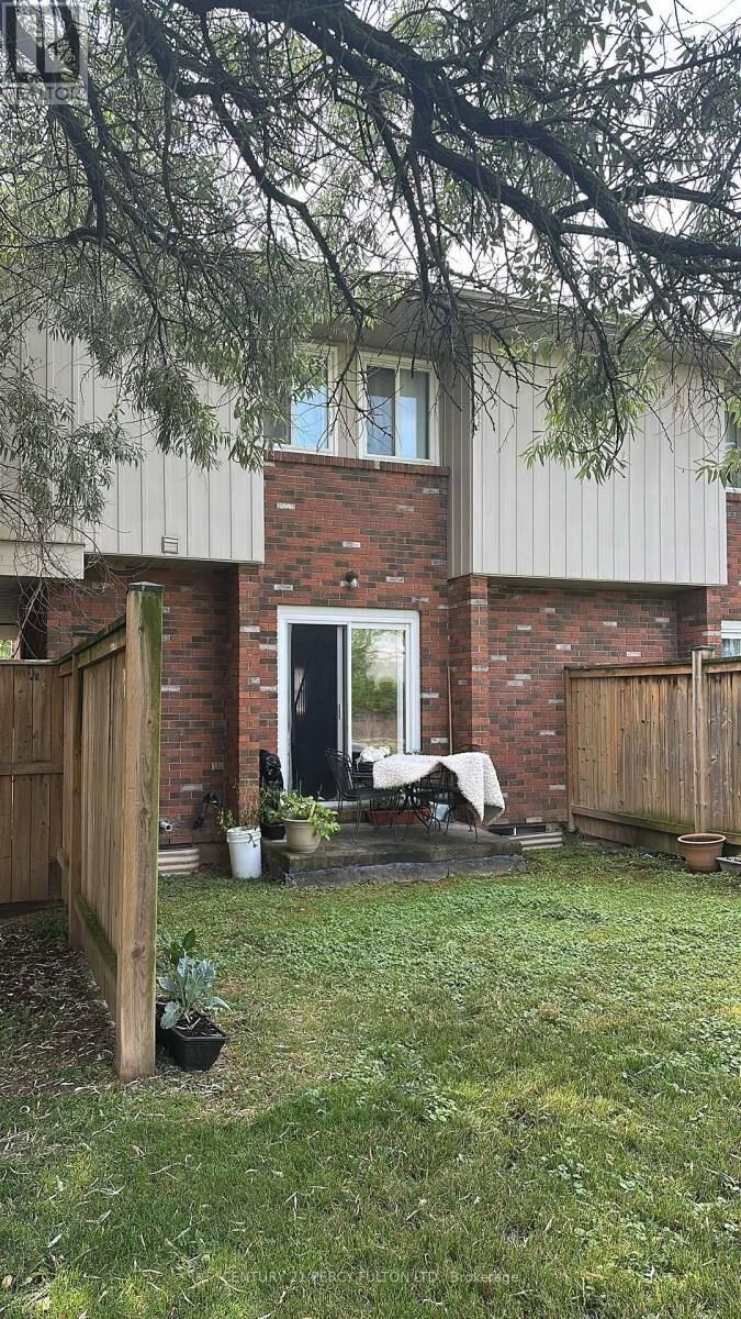 Property Photo:  100 Brownleigh Avenue 164  ON L3B 5V8 