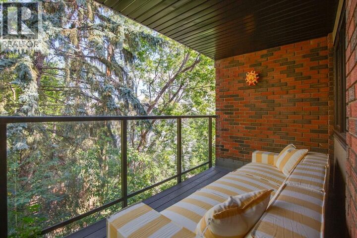 Property Photo: 354 2 Avenue Northeast AB T2E 0E4