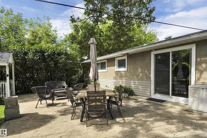 4609 54 Avenue — photo 1