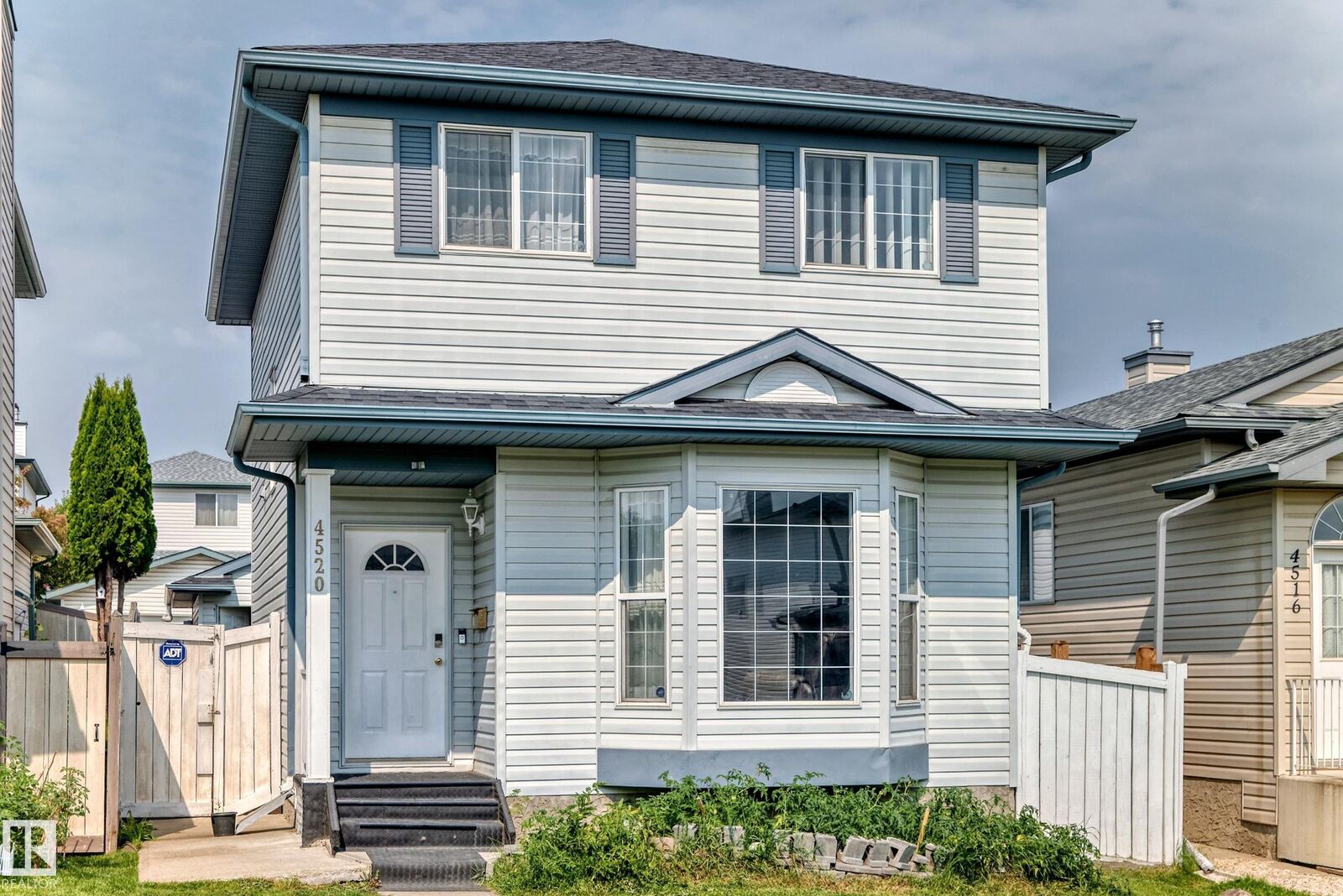Property Photo: 4520 149 Avenue NW AB T5Y 2Z1