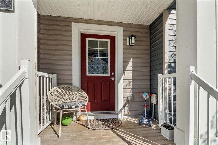 Property Photo:  5203 149 Avenue NW 2  AB T5A 1B5 