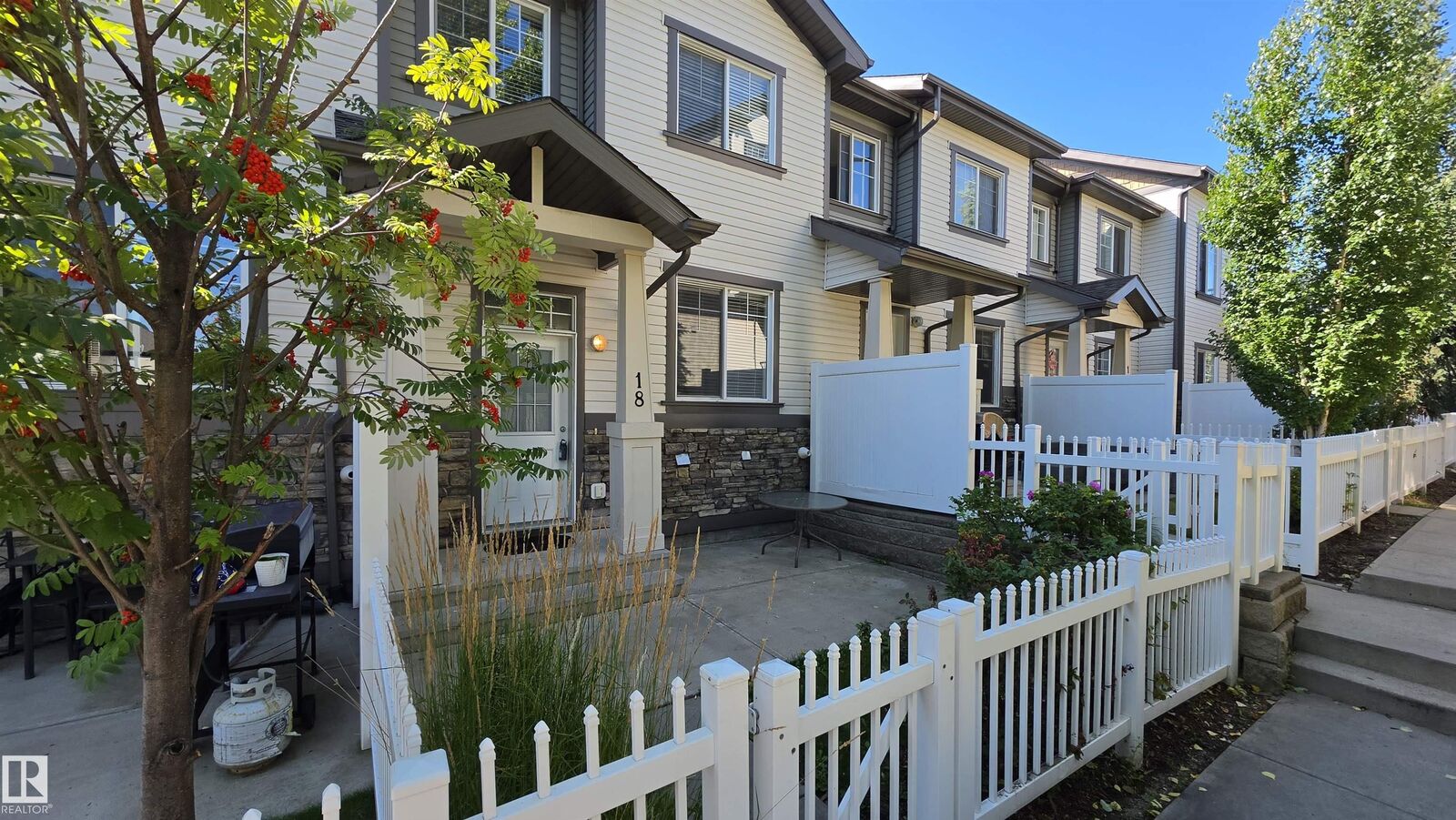 Property Photo:  4850 Terwillegar Common NW 18  AB T6R 0T6 