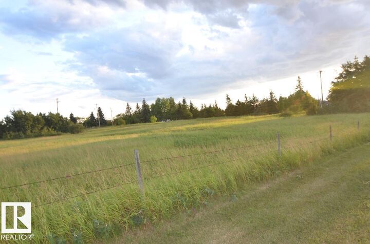 Property Photo:  5619 53 Avenue  AB T0B 4J0 