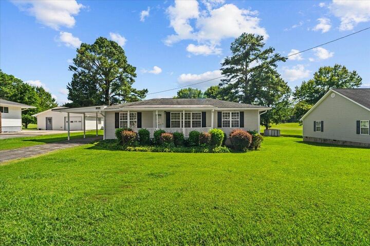 Property Photo:  401 Johnson Street  GA 30728 