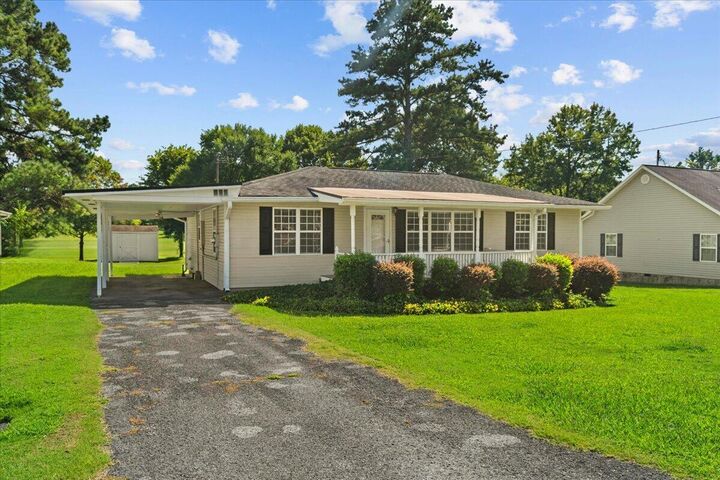 Property Photo:  401 Johnson Street  GA 30728 