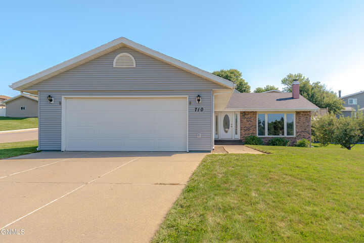 Property Photo:  710 3rd Avenue NE  ND 58554 