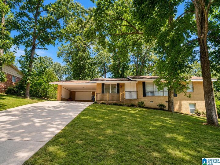 Property Photo: 3909 Sherwood Avenue AL 36207