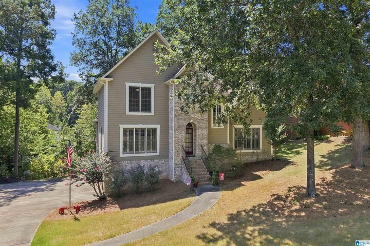Property Photo: 1913 Valewood Circle AL 35244