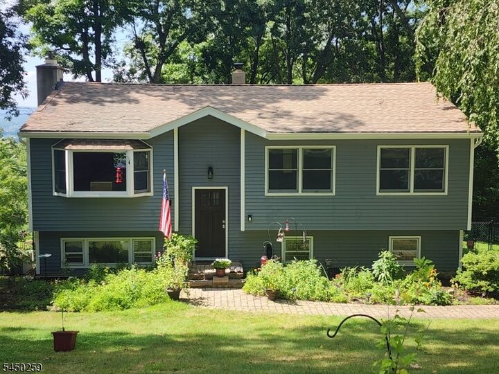 Property Photo: 11 Hillsdale Dr NJ 07461