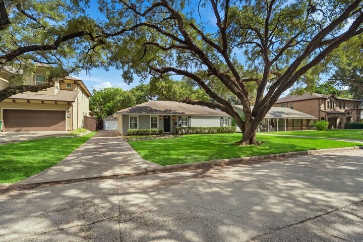 Property Photo:  3326 Cloverdale Street  TX 77025 