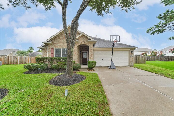 Property Photo: 19503 Hayden Grove Drive TX 77433