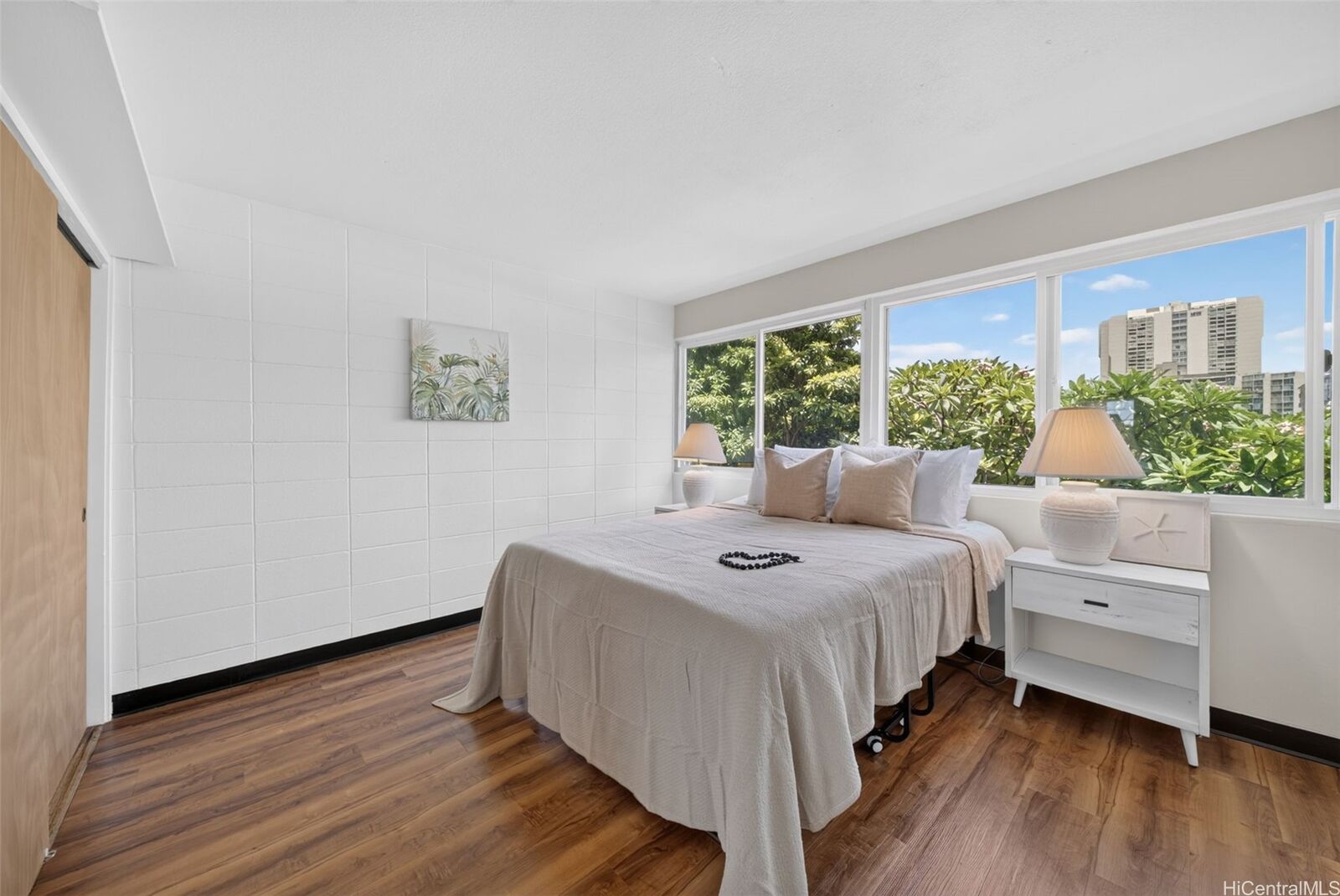 Property Photo:  1710 Makiki Street 302  HI 96822 